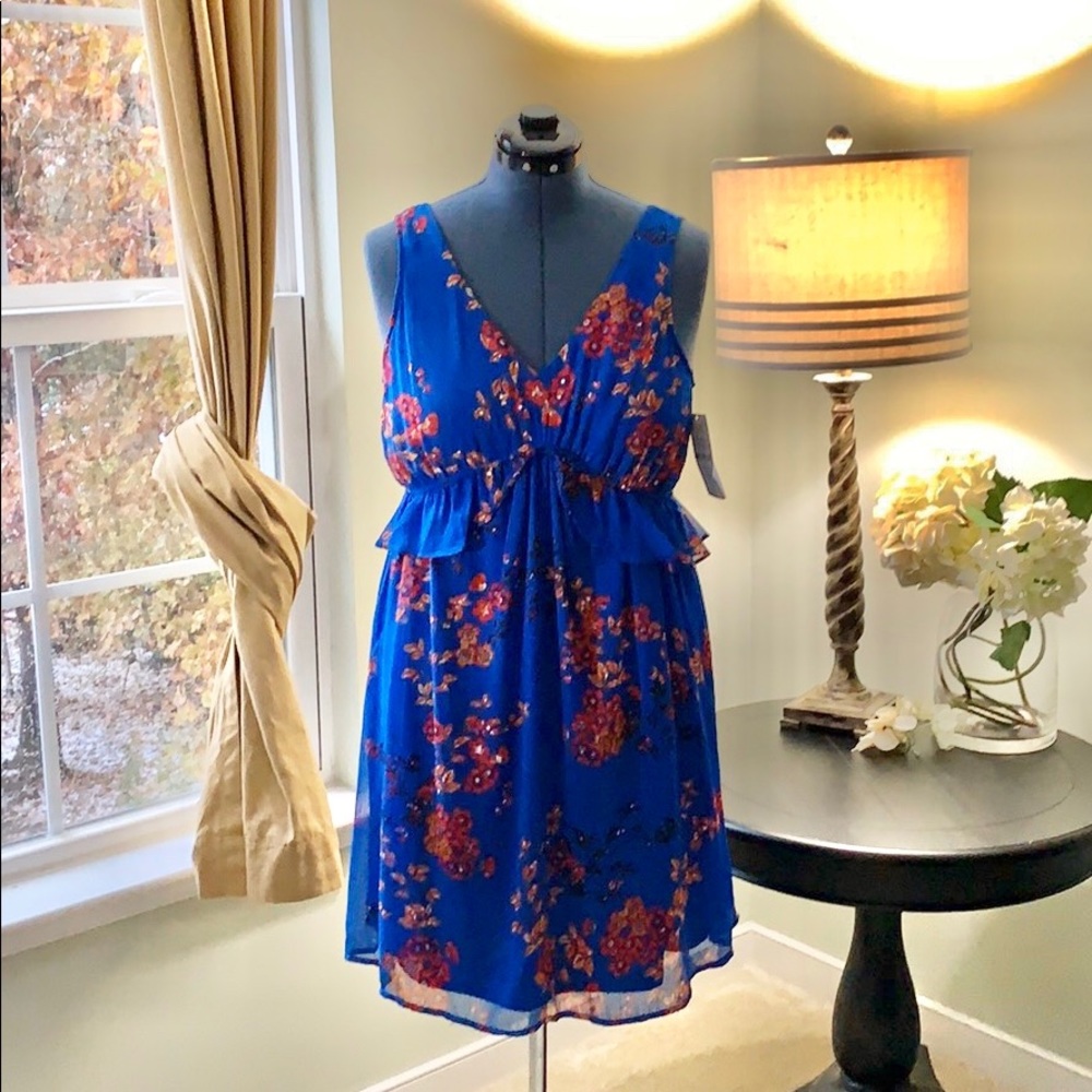 Signature Studio Deep V Floral Dress NWT Size XL